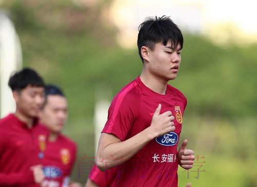 国足新人说|杨立瑜:“希望世界杯梦想会在当打之年实现吧!” 国足新人说|杨立瑜:“希望世界杯梦想会在当打之年实现吧!”